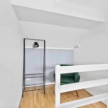 شقة Exquisite 4 Bed In Leeds - Sleeps 10 - Parking *