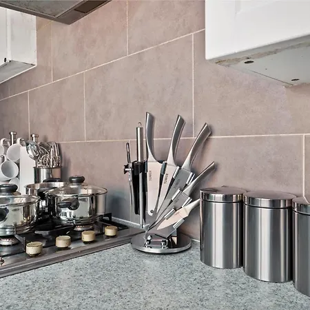 شقة Exquisite 4 Bed In Leeds - Sleeps 10 - Parking *